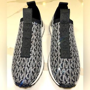 MICHAEL KORS - BODIE RHINESTONE SLIP-ON KNIT FASHION SNEAKERS! SIZE 8 - NWOB!